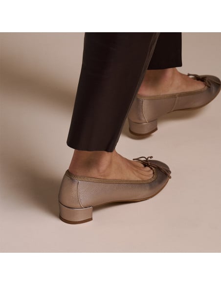 Julieta Bow Ballet Pump with Low Heel