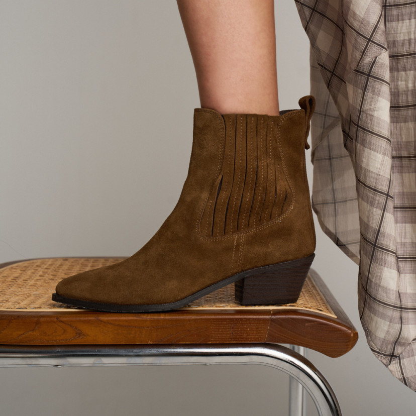 Vera Women’s Leather Cowboy Bootie
