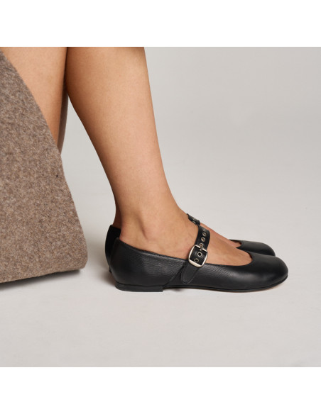 Mercedita Barefoot Oli
