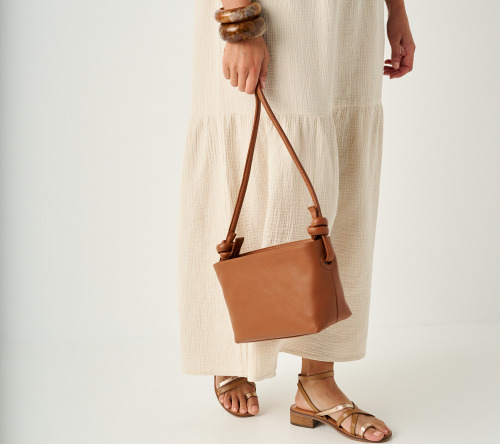 5 Leather bags perfect for a spring look
